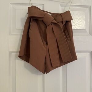 Aritzia Wilfred belted crepe tie front high waist shorts size 00